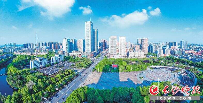 长沙县高质量高水平推进“宜居星沙”建设，城市成为市民舒适暖心的家。章帝 摄