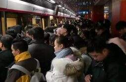 考生吐槽疑似南京地铁故障致省考迟到 城市交通的重要性