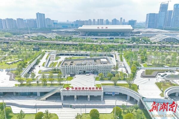 中国联通中南研究院项目占地面积82亩，总投资60亿元。通讯员 摄
