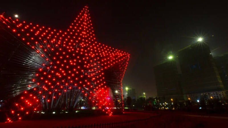 2013年“长沙之星”雕塑夜景