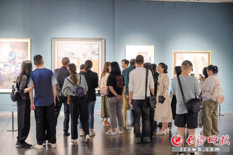 第八届湖南水彩·粉画大展在李自健美术馆开幕。均为李自健美术馆供图