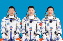 神舟十八号航天员乘组：叶光富、李聪、李广苏