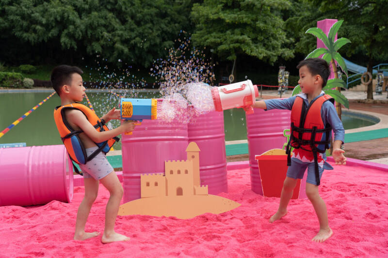 儿童泡泡秀、浪漫粉红沙滩将为为游客朋友带来高品质的温泉度假和潮玩生活体验。