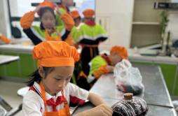 长沙这所小学举行美食争霸赛 “小厨神”用自种草药做药膳