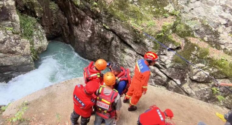 两名落水驴友已溺亡